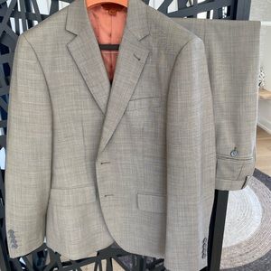 Custom men’s 100% wool Suite by Prive